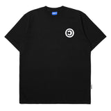 インサージェントクラブ - Tシャツ「カオス・オーバー・シンキング」ブラックグラフィック